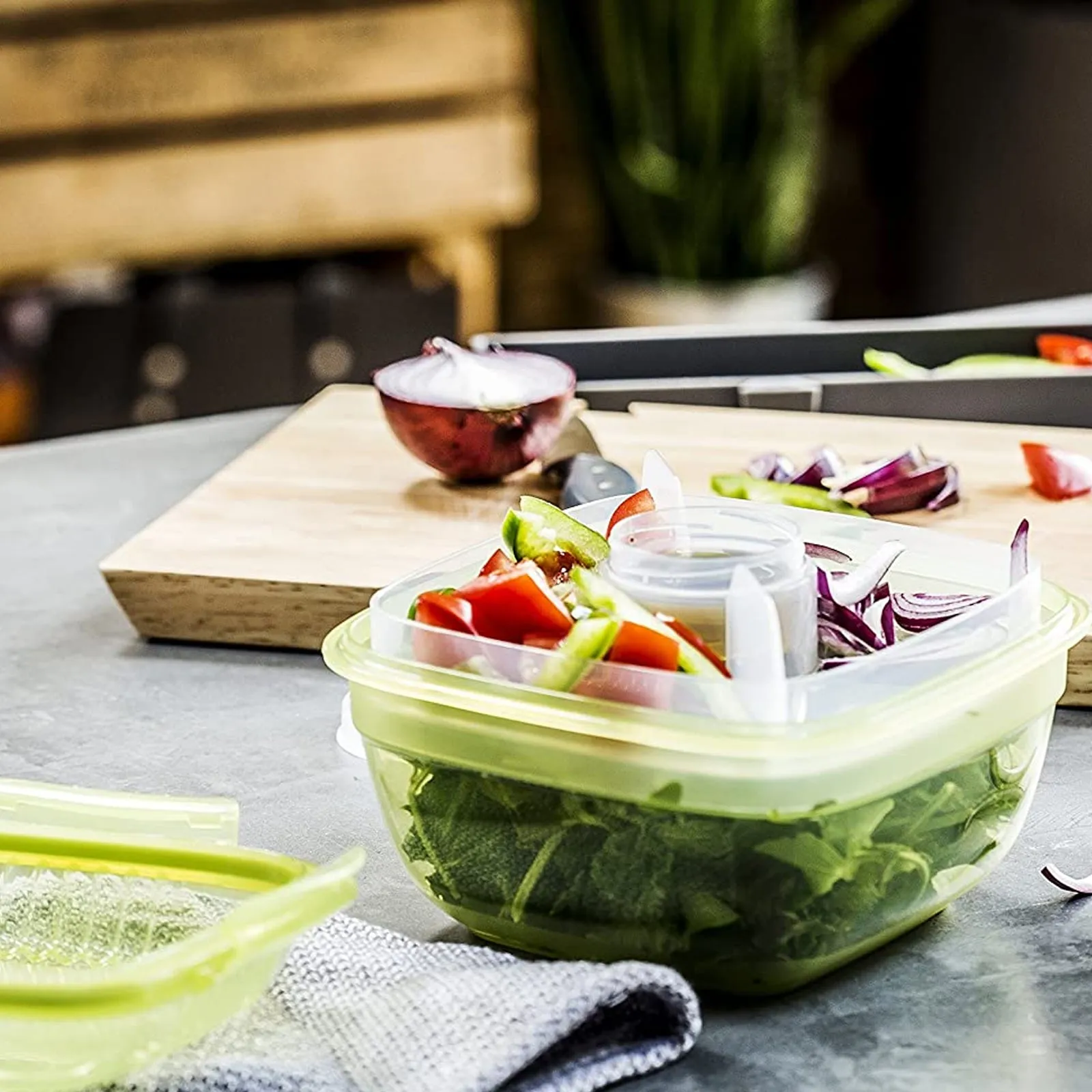 Joe Wicks Green 4 Side Locking Salad Box 950ml